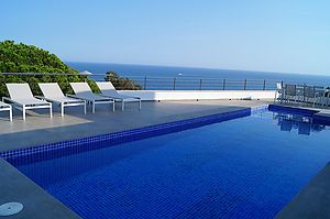 House with beautiful sea view and private pool for rent in Cala Canyelles.