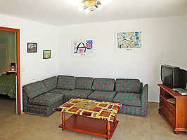 Beautiful house with large terrace, garden and private pool for rent.
