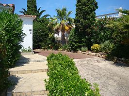 Villa zu Vermietung mit privatem Parkplatz und Garten in Cala Canyelles (Lloret de Mar)