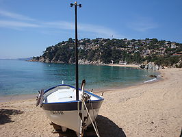 Casa de verano estilo ibicenco en alquiler (Cala Canyelles- Lloret de Mar)