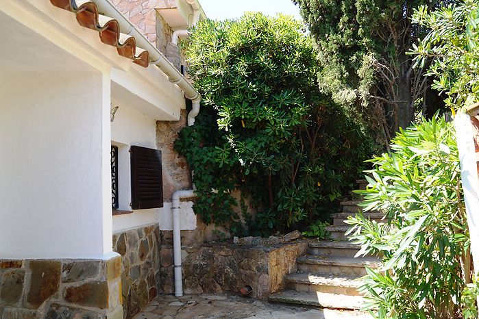 Cozy house for rent near the beach of Cala Canyelles (Lloret de Mar)