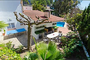 5-bedroom villa with pool, 900m from Cala Canyelles beach