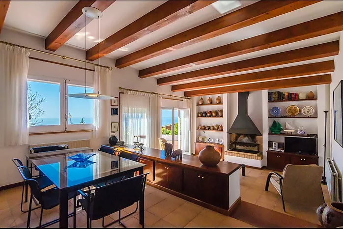 5-bedroom villa with pool, 900m from Cala Canyelles beach