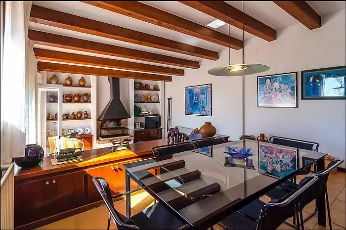 5-bedroom villa with pool, 900m from Cala Canyelles beach
