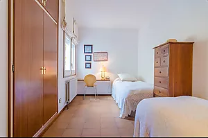 5-bedroom villa with pool, 900m from Cala Canyelles beach