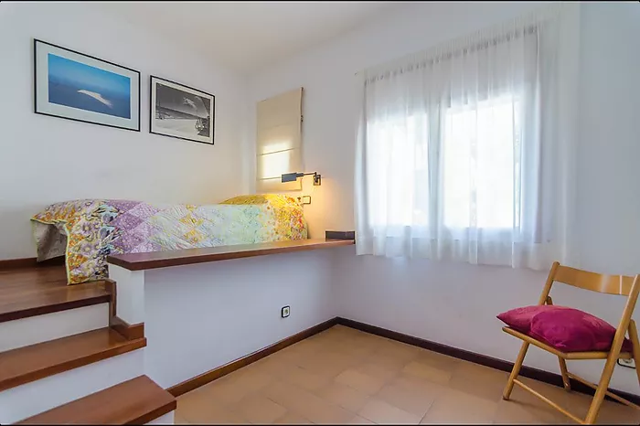 5-bedroom villa with pool, 900m from Cala Canyelles beach