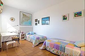 5-bedroom villa with pool, 900m from Cala Canyelles beach