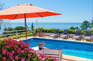 5-bedroom villa with pool, 900m from Cala Canyelles beach