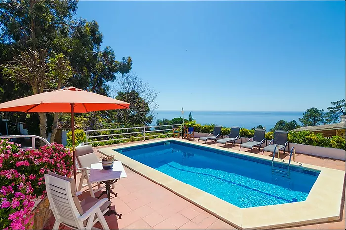 5-bedroom villa with pool, 900m from Cala Canyelles beach