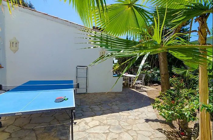 5-bedroom villa with pool, 900m from Cala Canyelles beach