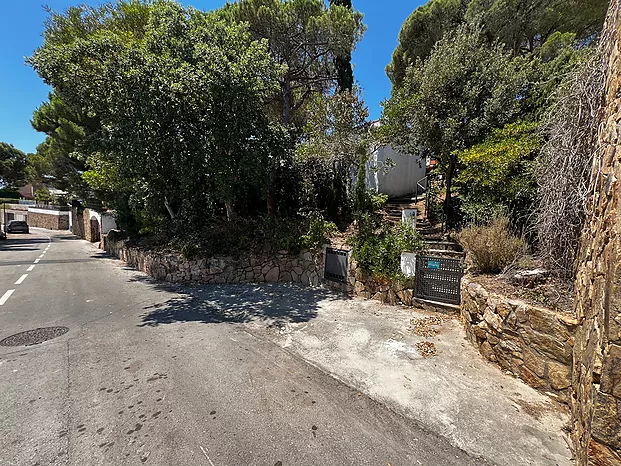 Casa de verano estilo ibicenco en alquiler (Cala Canyelles- Lloret de Mar)