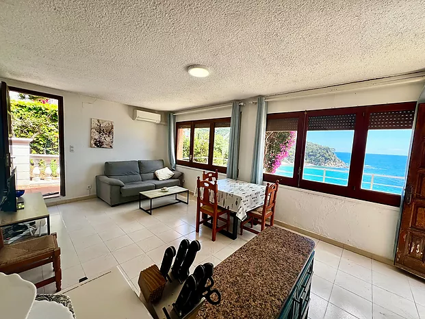 Maison avec des vues spectaculaires a la plage Cala Canyelles en location (Lloret de Mar)
