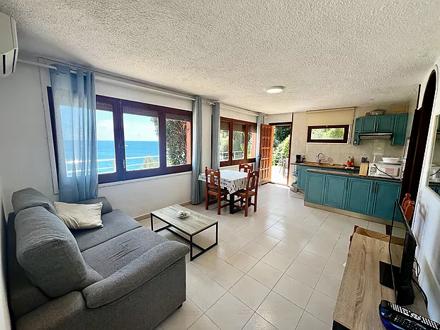Maison avec des vues spectaculaires a la plage Cala Canyelles en location (Lloret de Mar)