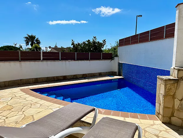 Maison moderne en location avec vue sur la mer et piscine. (Cala Canyelles-Lloret de Mar)