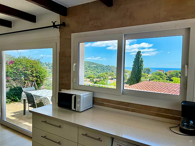 Maison moderne en location avec vue sur la mer et piscine. (Cala Canyelles-Lloret de Mar)
