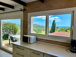 Maison moderne en location avec vue sur la mer et piscine. (Cala Canyelles-Lloret de Mar)