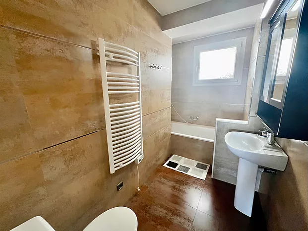 Maison moderne en location avec vue sur la mer et piscine. (Cala Canyelles-Lloret de Mar)
