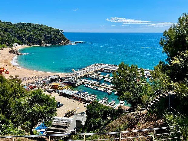 Maison moderne en location avec vue sur la mer et piscine. (Cala Canyelles-Lloret de Mar)