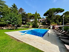 Casa de vacaciones en preciosa zona residencial en alquiler. Lloret de Mar