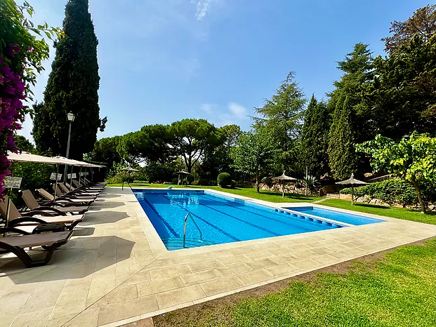 Casa de vacaciones en preciosa zona residencial en alquiler. Lloret de Mar