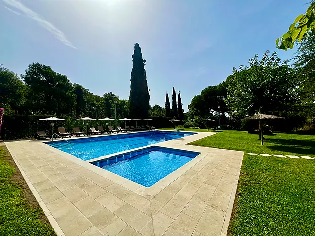 Casa de vacaciones en preciosa zona residencial en alquiler. Lloret de Mar
