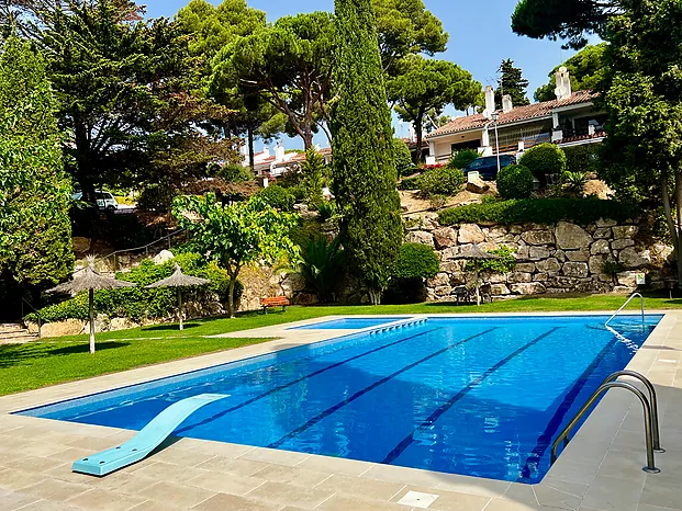 Casa de vacaciones en preciosa zona residencial en alquiler. Lloret de Mar