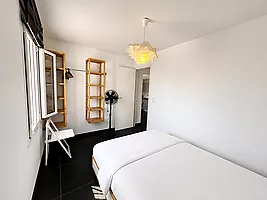 Villa avec piscine et superbe vue sur la mer à louer à Cala Canyelles.