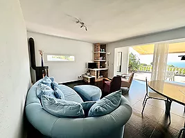 Villa avec piscine et superbe vue sur la mer à louer à Cala Canyelles.