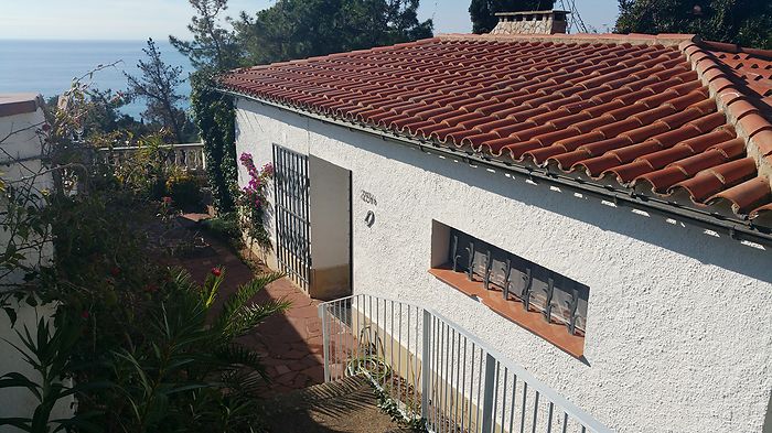 Haus mit wundervolle Aussicht und tolle Lage zu verkaufen in Cala Canyelles.