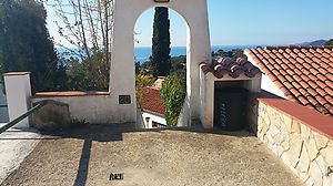 Haus mit wundervolle Aussicht und tolle Lage zu verkaufen in Cala Canyelles.