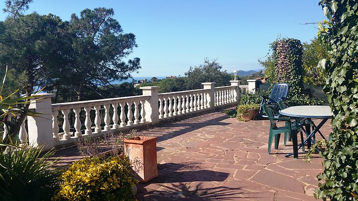 Haus mit wundervolle Aussicht und tolle Lage zu verkaufen in Cala Canyelles.