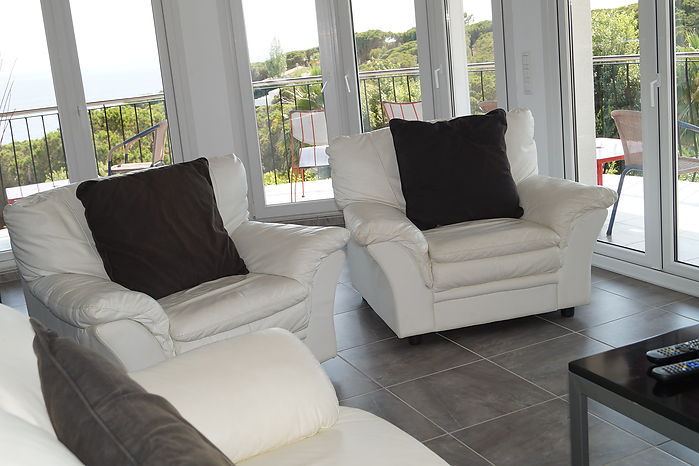 Fully modernised villa for rent with amazing pool area.