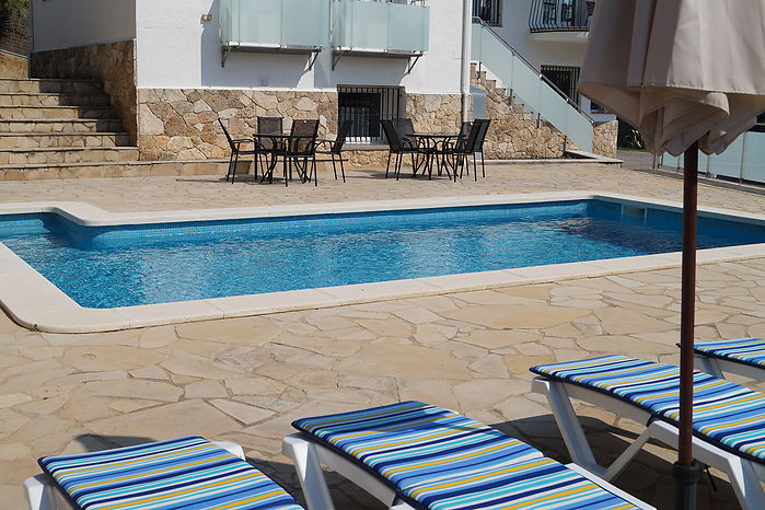 Magnifica Villa con 4 habitaciones y piscina privada cerca de la Playa Canyelles y LLoret de mar