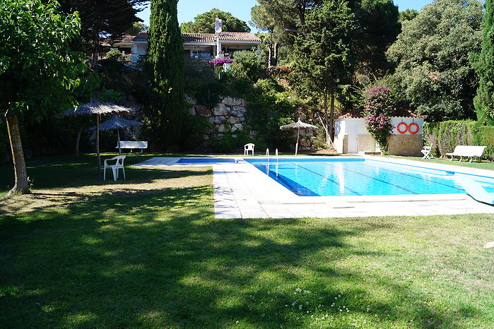 Maison de vacances dans quartier résidentiel agréable à louer. Lloret de Mar