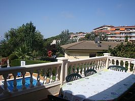 Casa en venta  con parcela plana y licencia turistica en - Lloret de Mar.