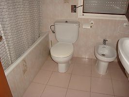 Casa en venta  con parcela plana y licencia turistica en - Lloret de Mar.