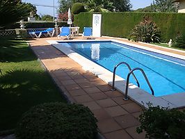 Casa en venta  con parcela plana y licencia turistica en - Lloret de Mar.