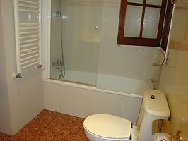 Casa en venta  con parcela plana y licencia turistica en - Lloret de Mar.