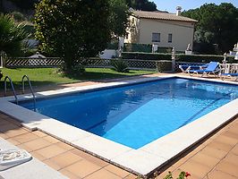Casa en venta  con parcela plana y licencia turistica en - Lloret de Mar.