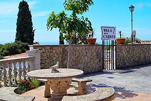 Maison confortable à vendre avec piscine et licence touristique à Cala Canyelles