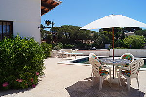 Oportunidad,casa en venta con piscina ,3 habitaciones,piscina, en Cala Canyelles-LLoret de mar