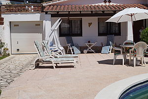 Strandnahe Villa mit Pool zu verkaufen. Cala Canyelles