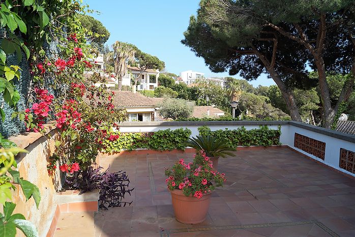 House in great location for sale - Cala Canyelles