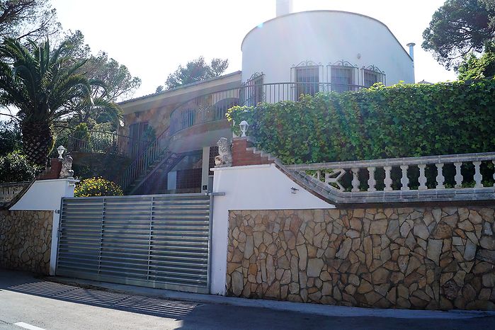 Maison dans un emplacement idéal à vendre - Cala Canyelles