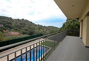 Maison moderne avec piscine à vendre (Lloret de mar)