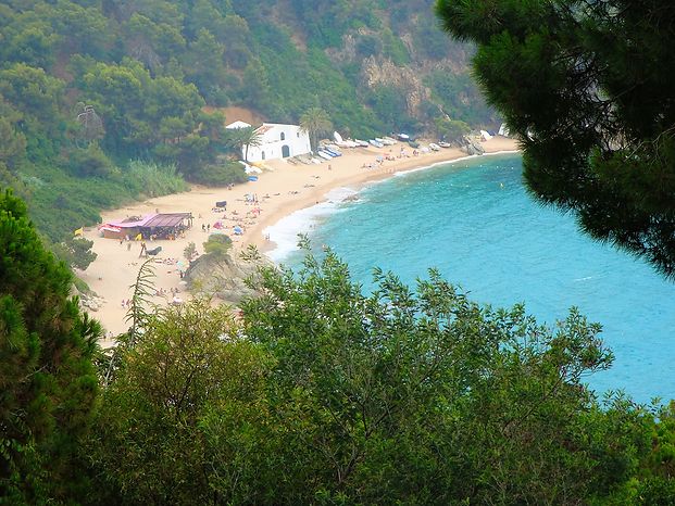 Ferienhaus mit Ibizastil zu vermieten (Cala Canyelles - Lloret de Mar)