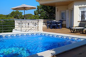 Lovely house with 2 bedrooms and private pool for rent in Canyelles-Lloret de Mar