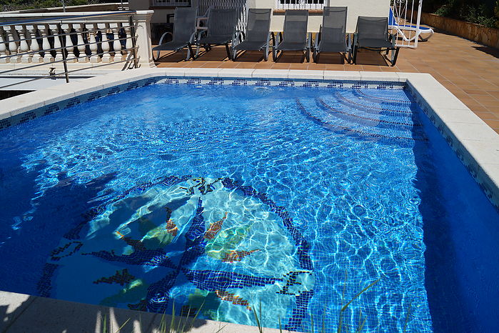 Lovely house with 2 bedrooms and private pool for rent in Canyelles-Lloret de Mar