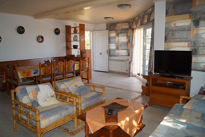 Lovely house with 2 bedrooms and private pool for rent in Canyelles-Lloret de Mar