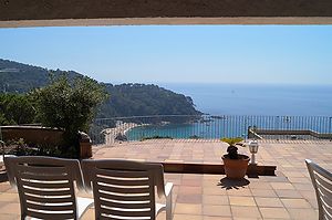 Nice located house for rent overlooking the bay of Cala Canyelles.